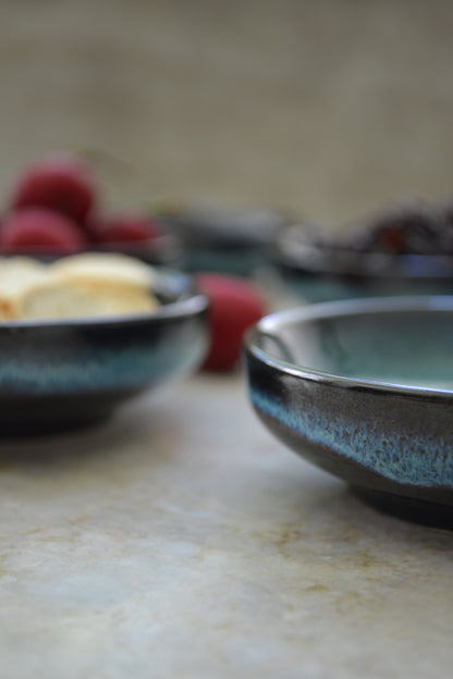 Pinch bowl, blue bowl set, small bowls, charcuterie bowls, artisan bowls, unique bowls, snack bowls, home decor, kitchenwares, eclectic kitchen, tiny bowls, profile view.