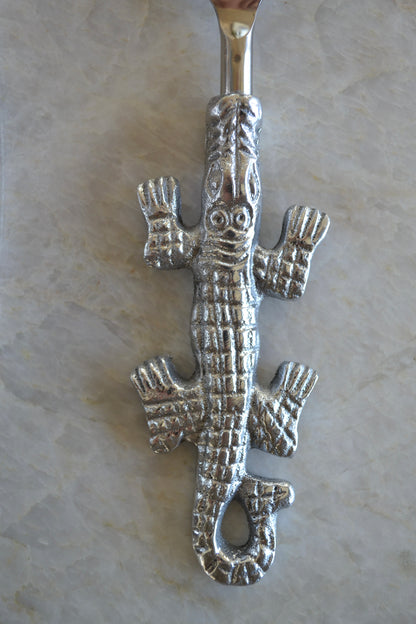 Crocodile bottle opener, beer opener, aluminum animal bottle opener, zoom in