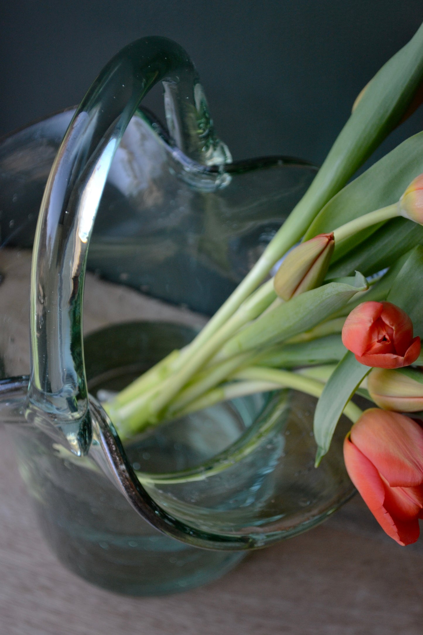 Purse vase, clear vase, purse flower vase, handbag vase, vase with handle, coffee table decor, handmade vase, glass vase, detail view.