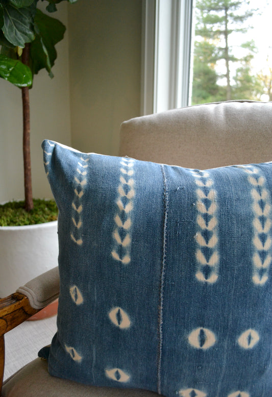 Mudcloth pillow cover, blue pillow cover, hand dyed pillow cover, blue and white pillow, boho pillow cover, home decor, close up view